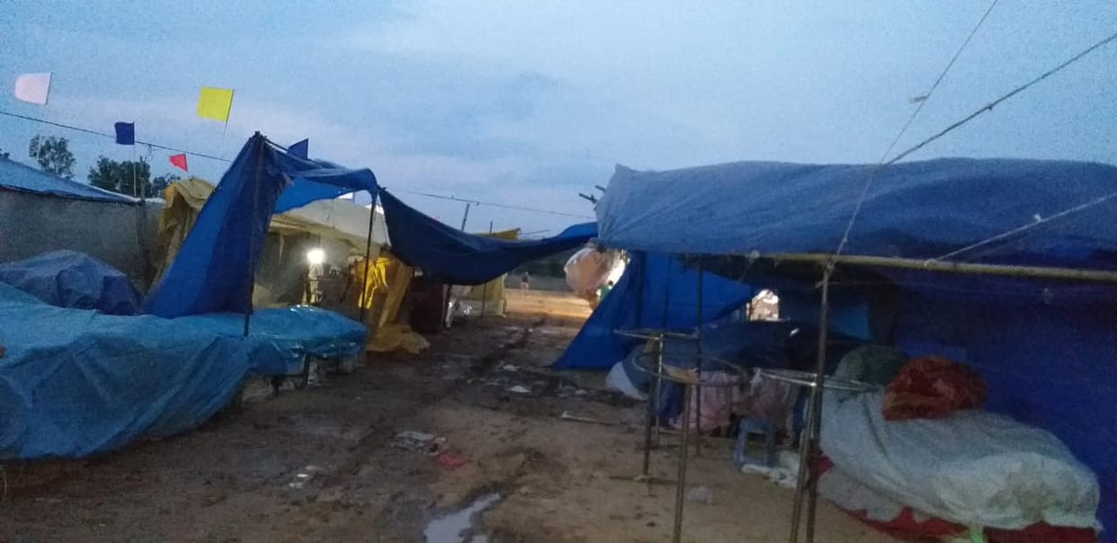 Due to heavy rains shopkeepers lost in Meva Utsav