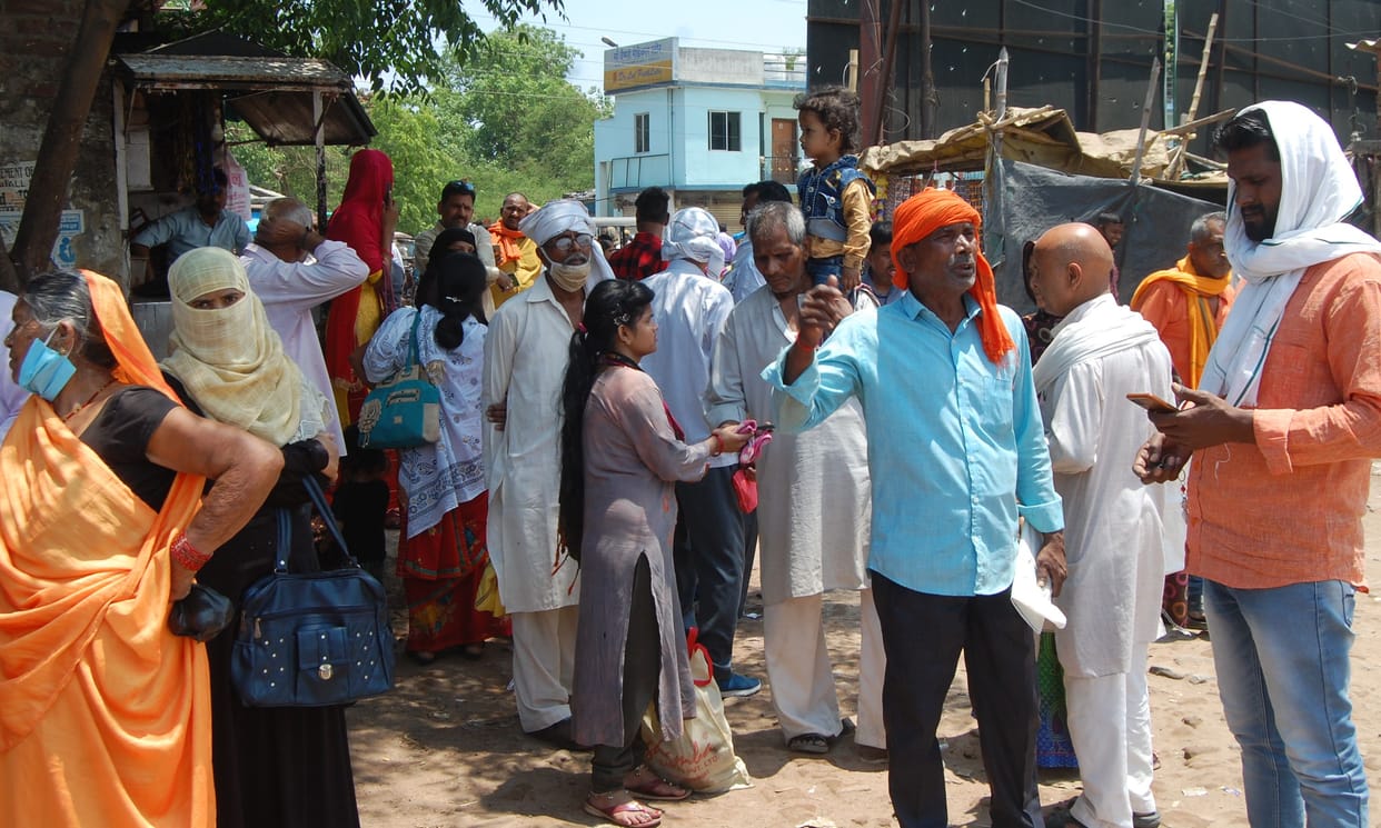Buses caught the election road, travel in difficulty