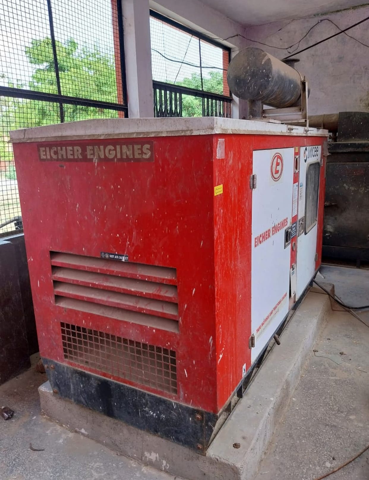 Bad generators on CHC and PHC are drinking oil worth lakhs