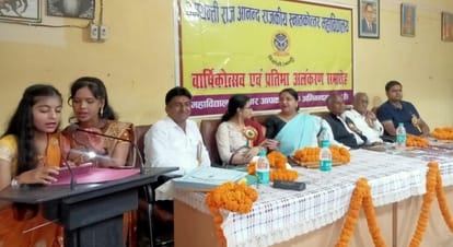 College topper Vivek honored