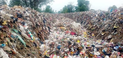 Shahjahanpur News: एमआरएफ सेंटर की मशीनें फांक रहीं धूल... 52 लाख हो गए कूड़ा Machines of MRF Center are throwing dust... 52 lakhs become garbage