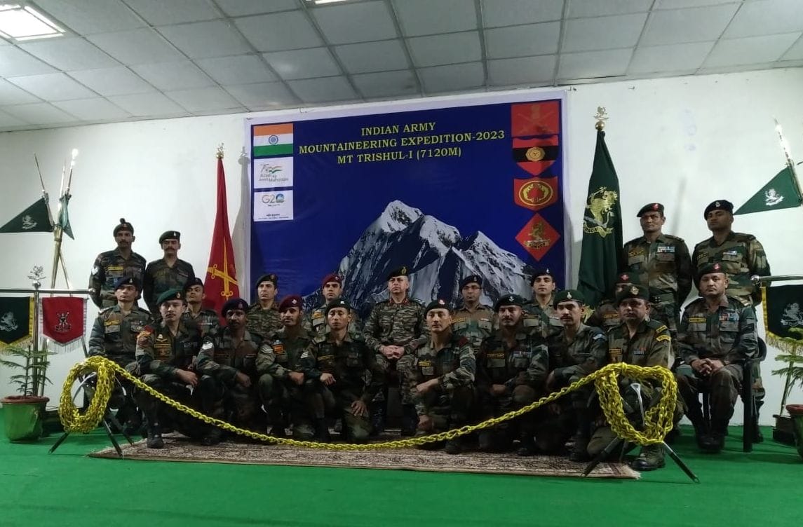 Army mountaineering team leaves for conquering Trishul peak