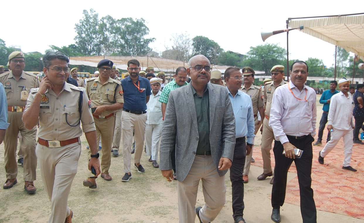 Polling parties reached polling stations