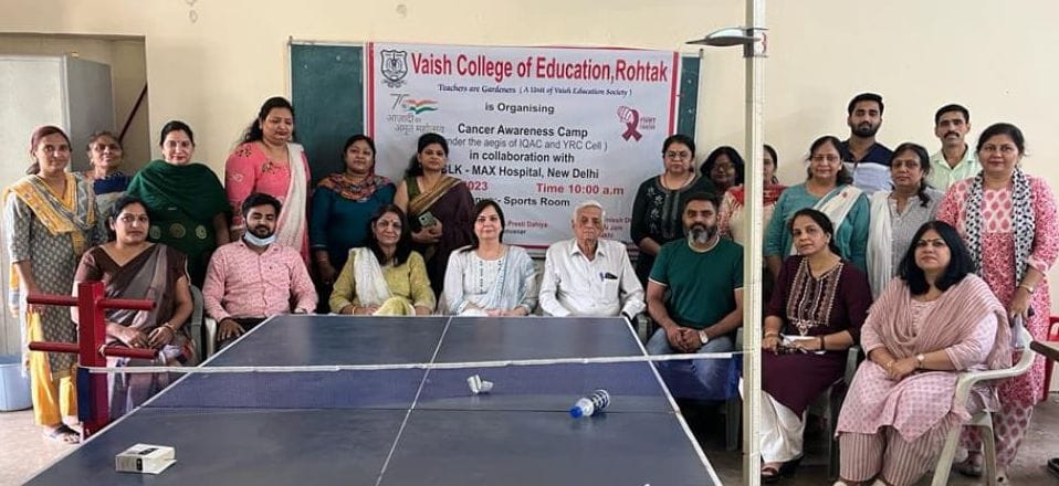 Teachers and non-teachers got cancer test done
