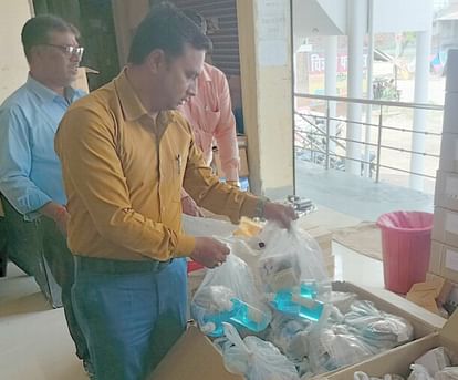 102 kits of medicines provided to election office
