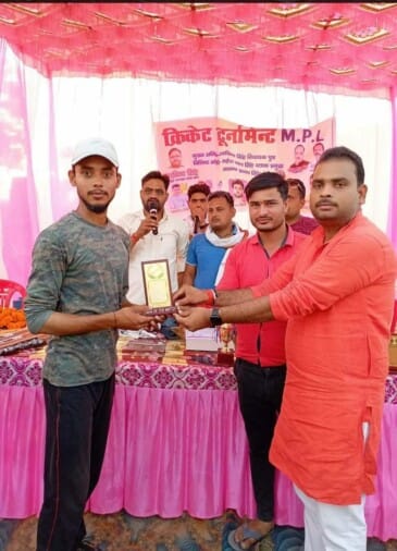 Karanpur defeated Sikandarpur in the inaugural match