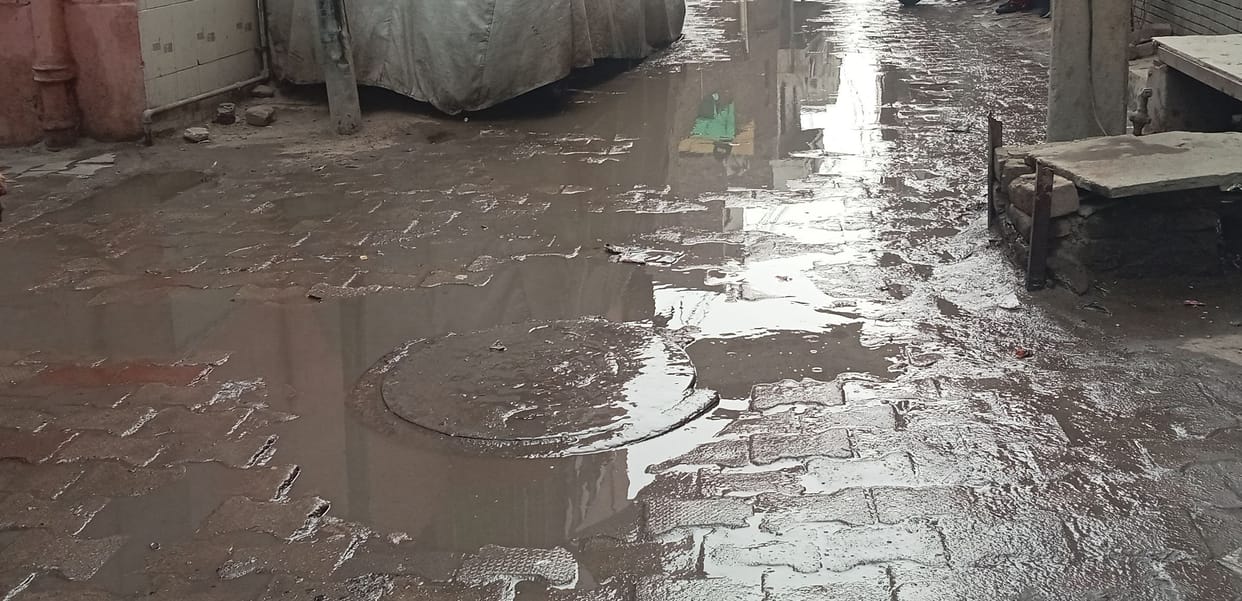 Before the monsoon, the city's sewers and drains will be cleaned in three phases