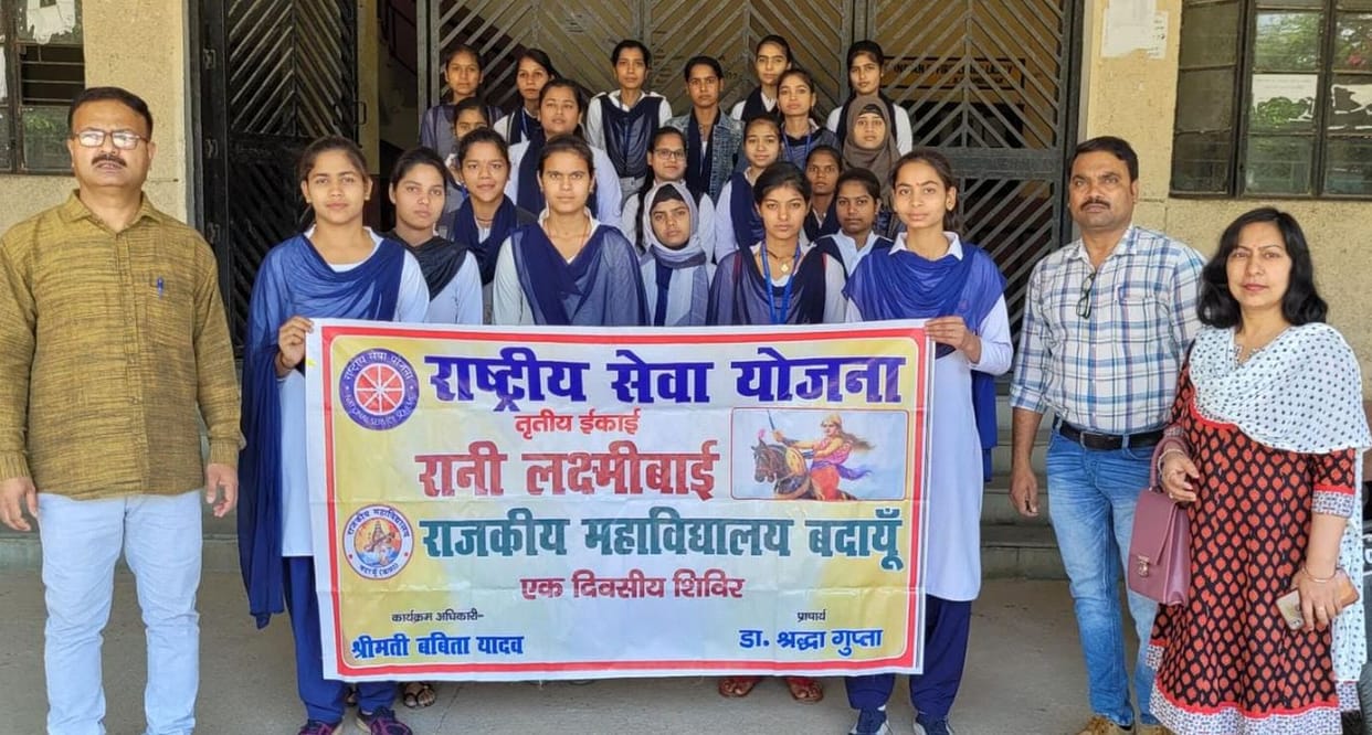 Girl students made aware about voting by taking out a rally