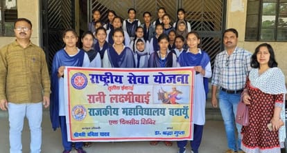 Girl students made aware about voting by taking out a rally