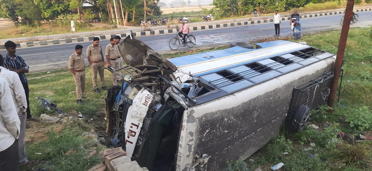 One injured in bus and tractor collision