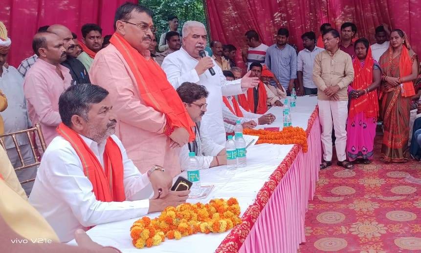 Major parties sought support in Bankati and Maharajganj