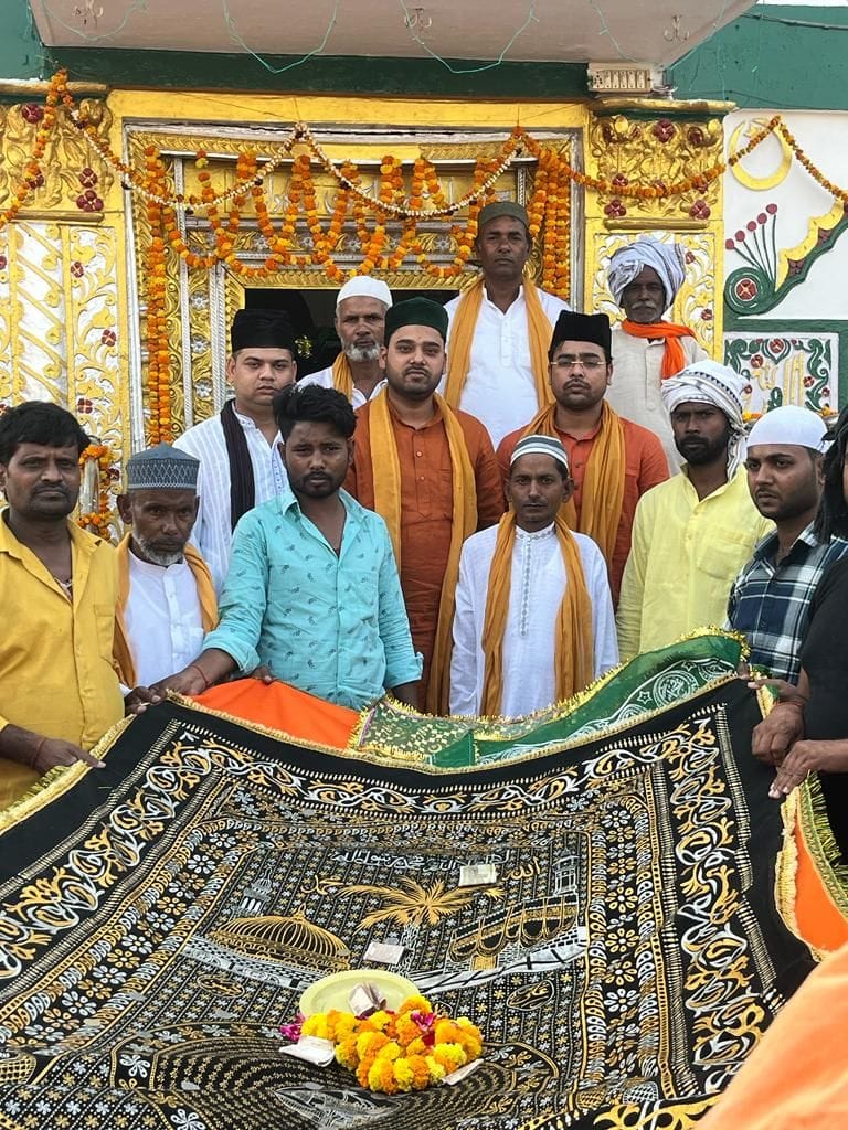 Chadar muscle at Syed Yasin Shah's Dargah