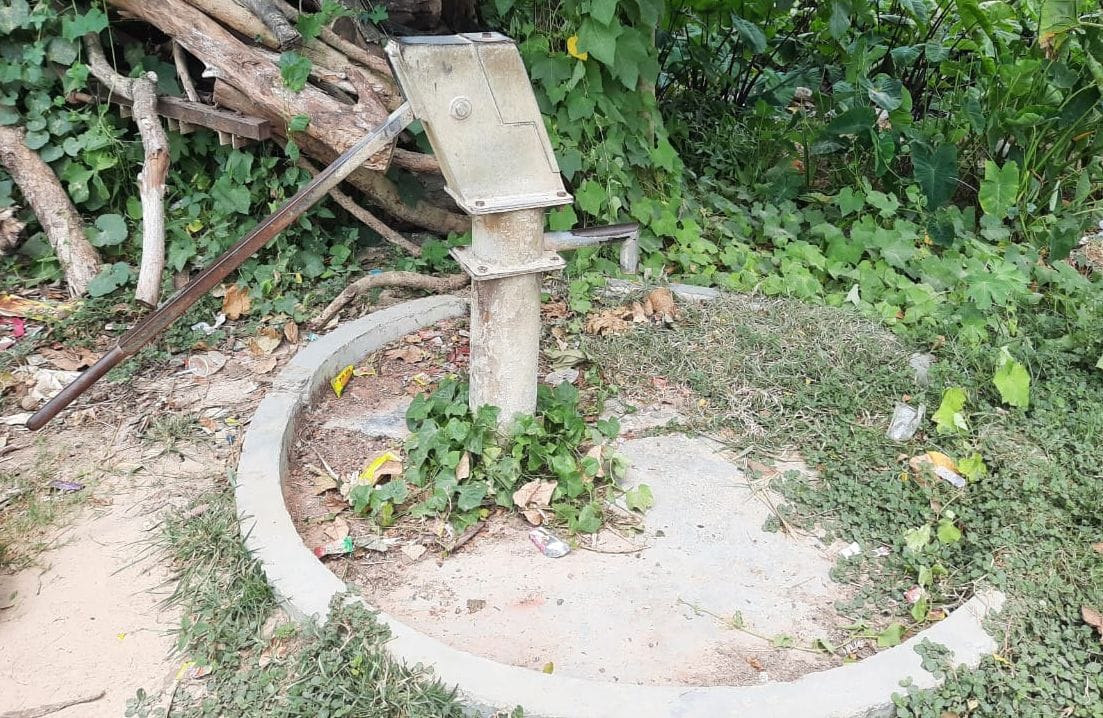 Handpump bad, villagers are worried for water