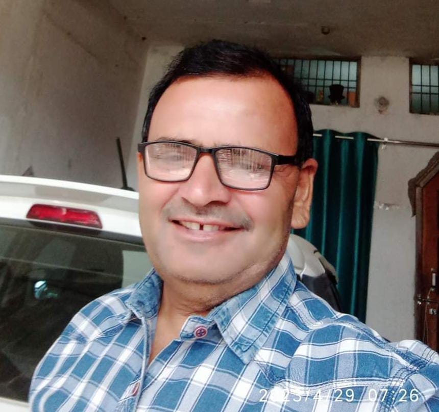 Shopkeeper dies after being hit by truck