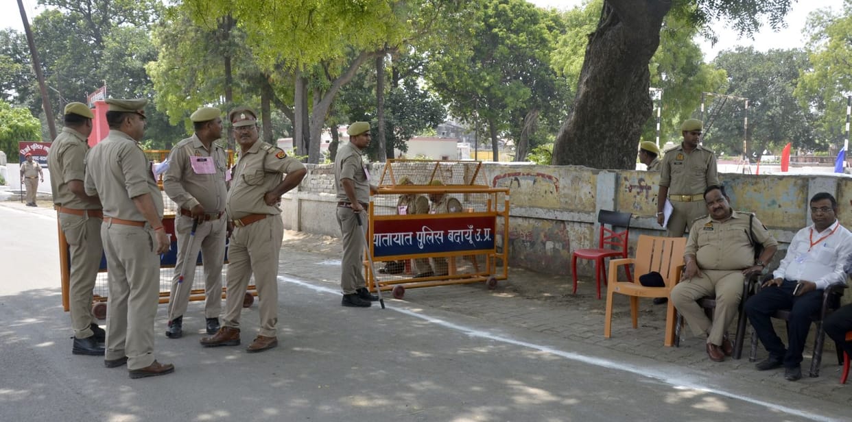 Barricading done on all the routes of civil lines area