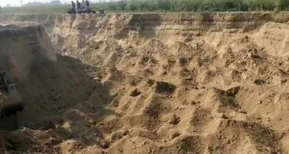 Death wells dug to put soil on Ganga Expressway