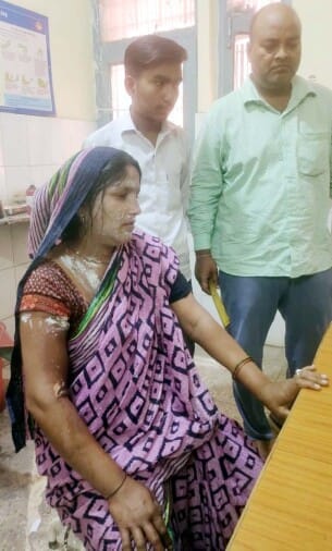 Throws hot rice on drunken wife, seriously scorched