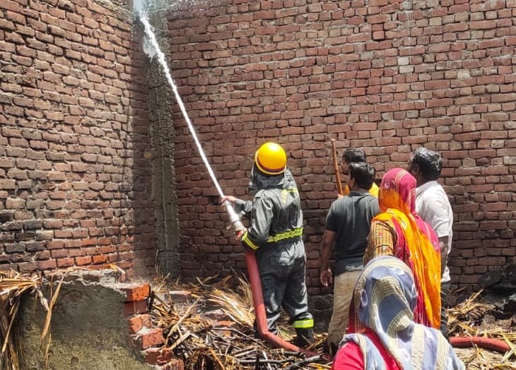 LPG cylinder caught fire, hut burnt to ashes