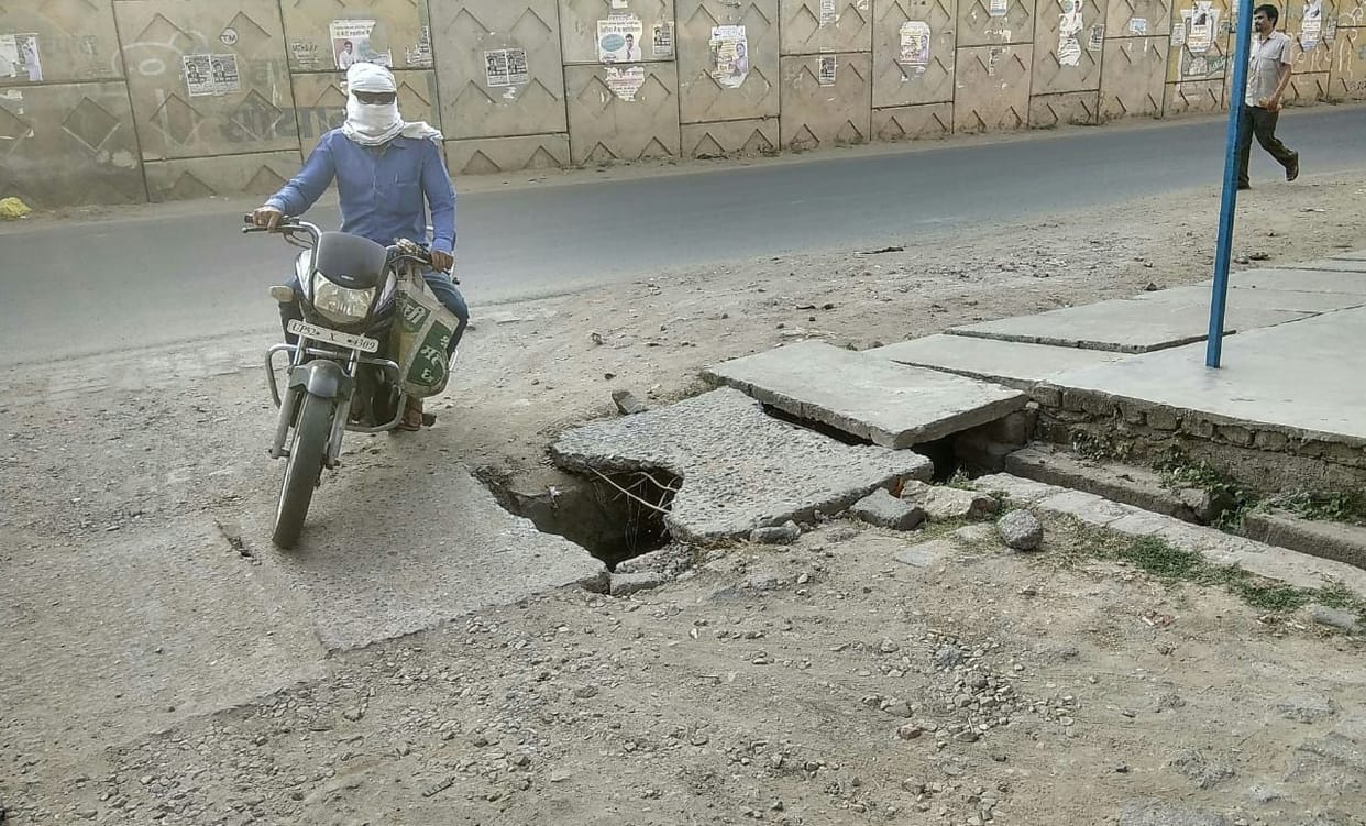 Contractor absconded without putting slab on drain