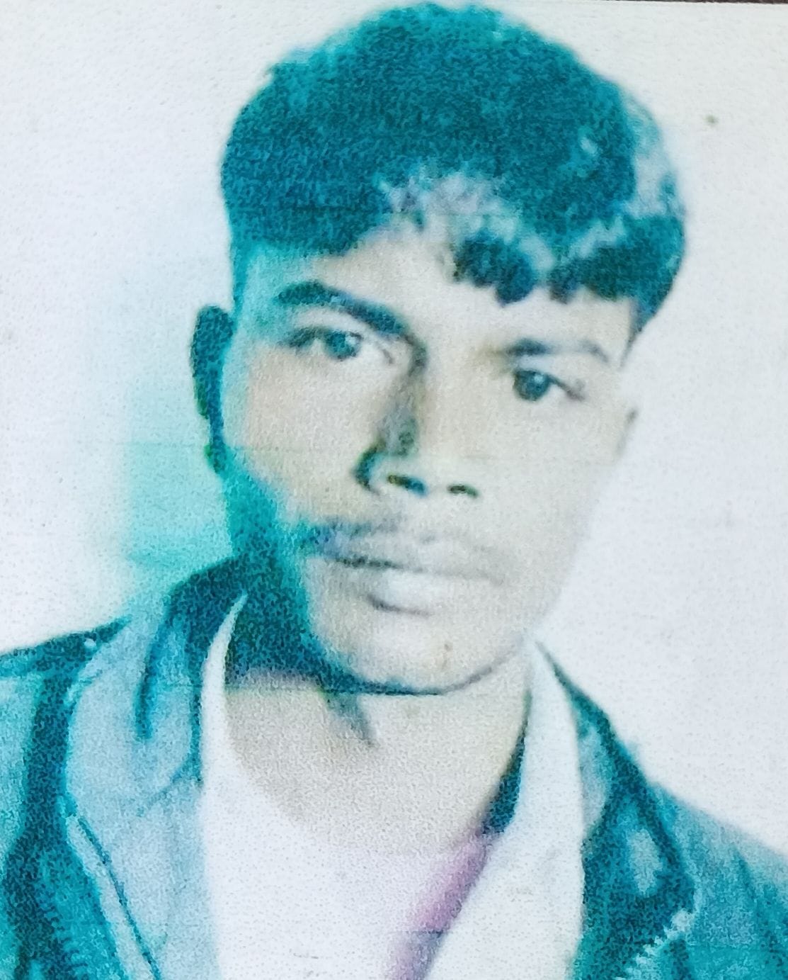 The laborer digging a water trough died due to being buried under the soil
