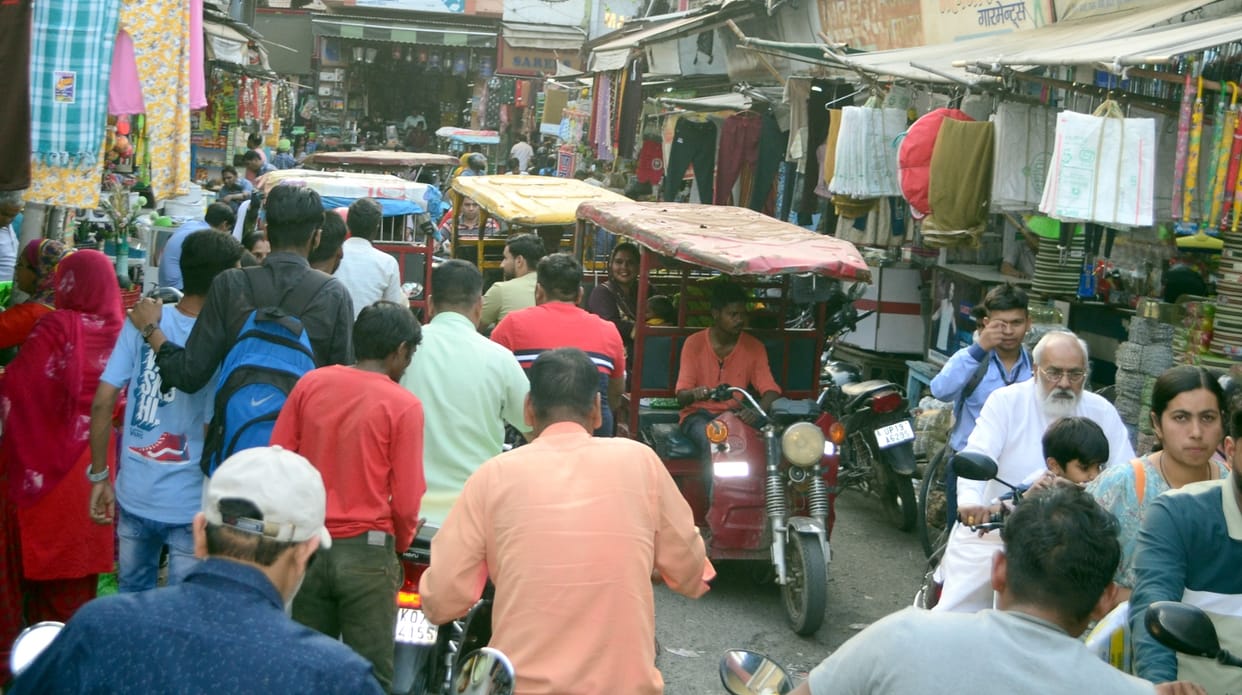 E-rickshaw unbridled, jam in the city