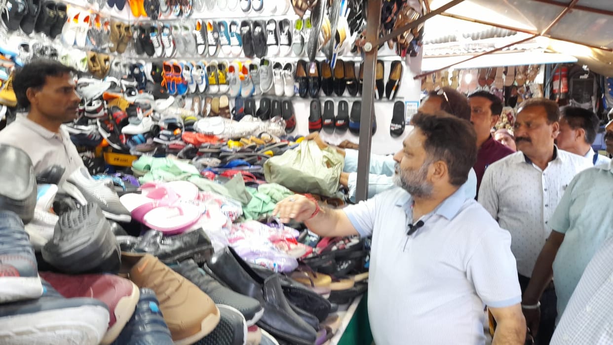 Four shopkeepers, fine five thousand, banned polythene