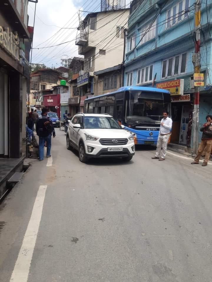 Jam in Sanjauli market due to breakdown of electric bus