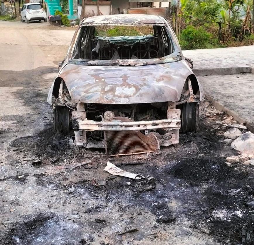 Chaotic elements burnt teacher car who arrived at the wedding ceremony Almora Uttarakhand news