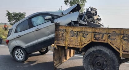Trolley overturned due to car collision, one killed, 19 injured