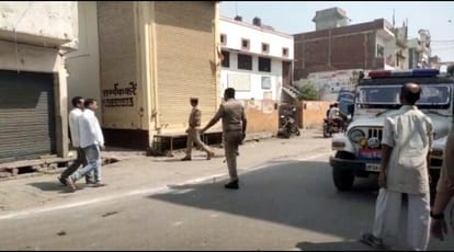 Demonstration of BJP supporters in Ushait, ballot boxes were not allowed to lift