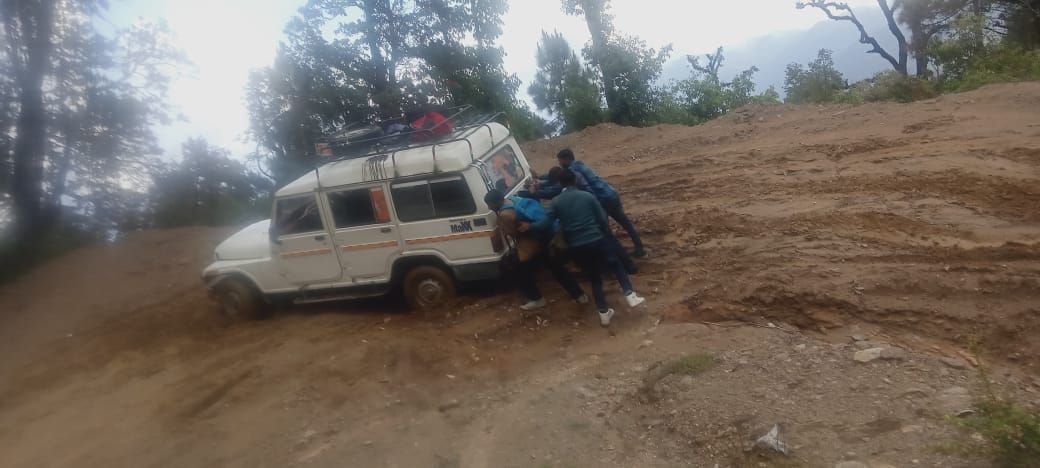 People upset due to the bad condition of Jaulabanj-Thiklana motorway