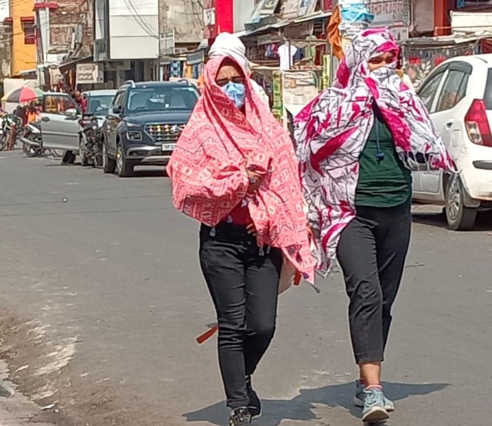 People suffering from scorching sun, mercury reached 42