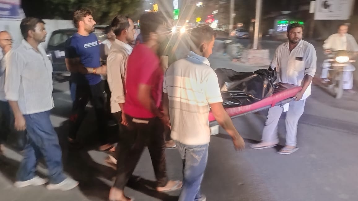 Woman died in suspicious circumstances, police removed the dead body by extinguishing the pyre