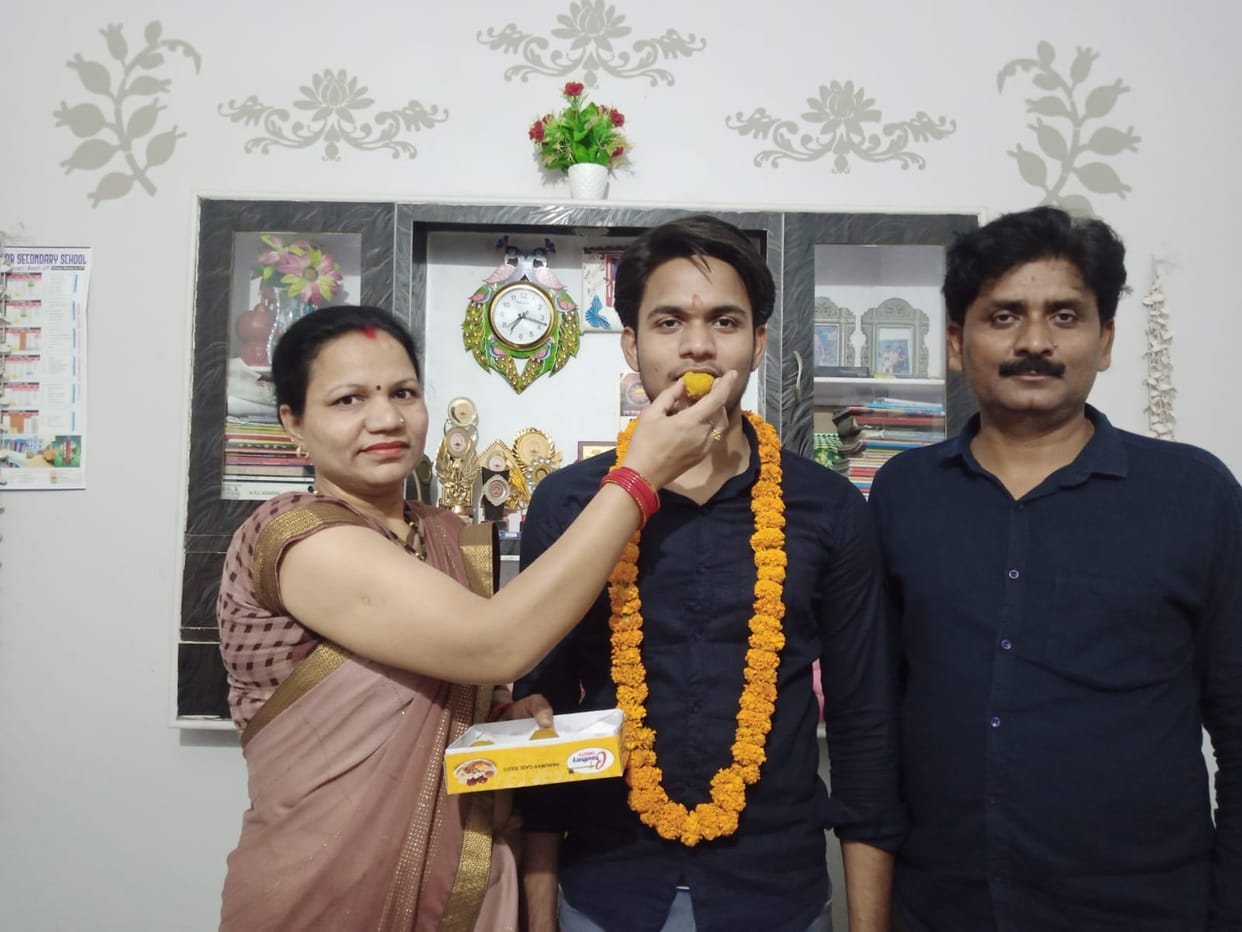 Devansh in 12th, Pallavi topped Basti in 10th
