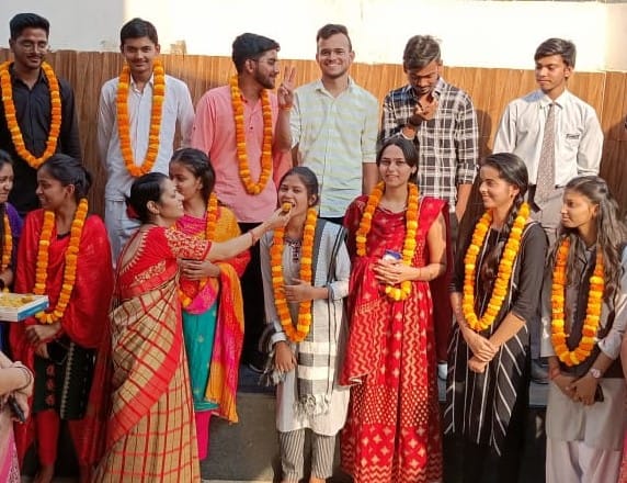 Meritorious students hoisted the flag in the twelfth