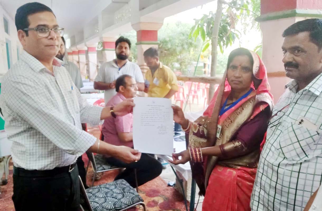 BJP won in three Nagar Panchayats and Congress in two