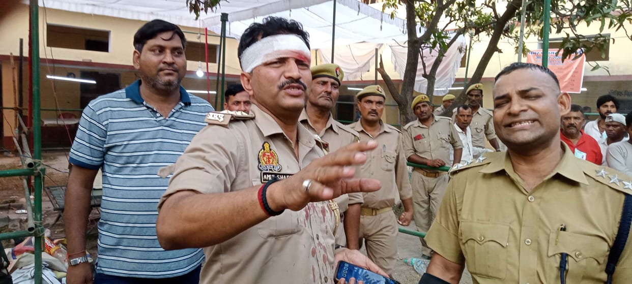 lathi charge in khadda