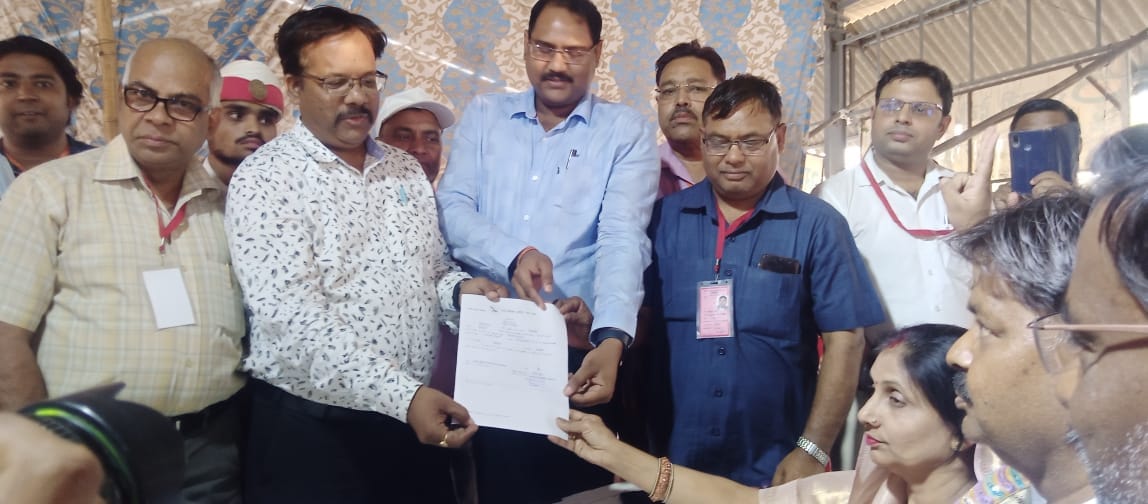 Independent Hemlata Agarwal won by 256 votes in Sadabad