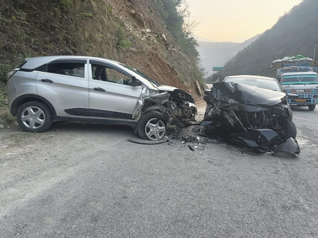 Six injured in two car collision
