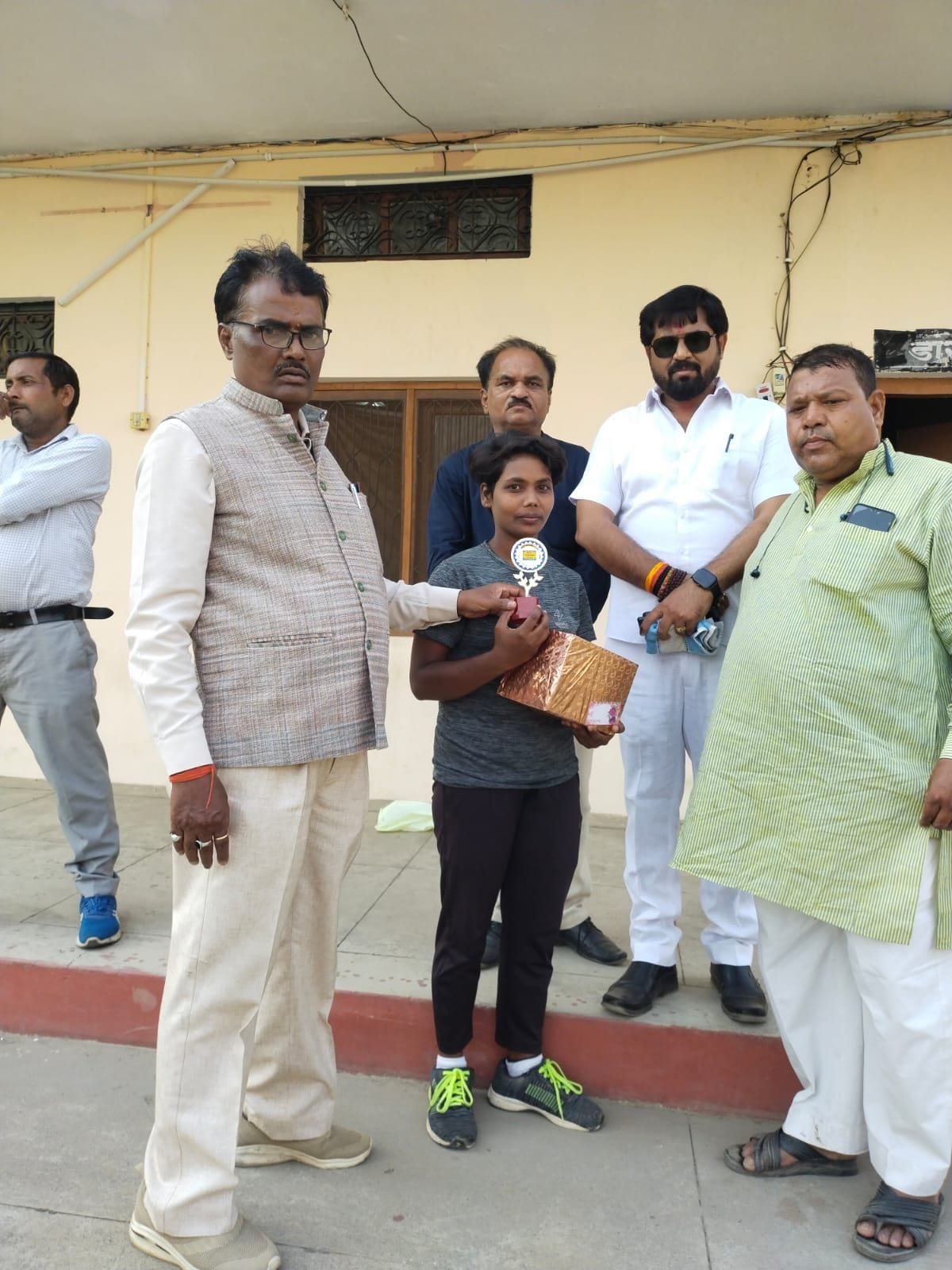 Handball player Savita got the honor
