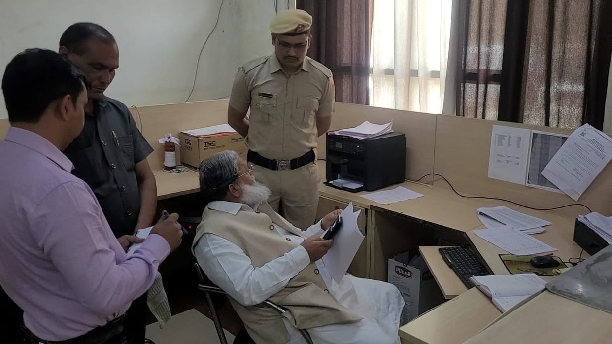 Home Minister suspended five policemen including station in-charge for negligence in work