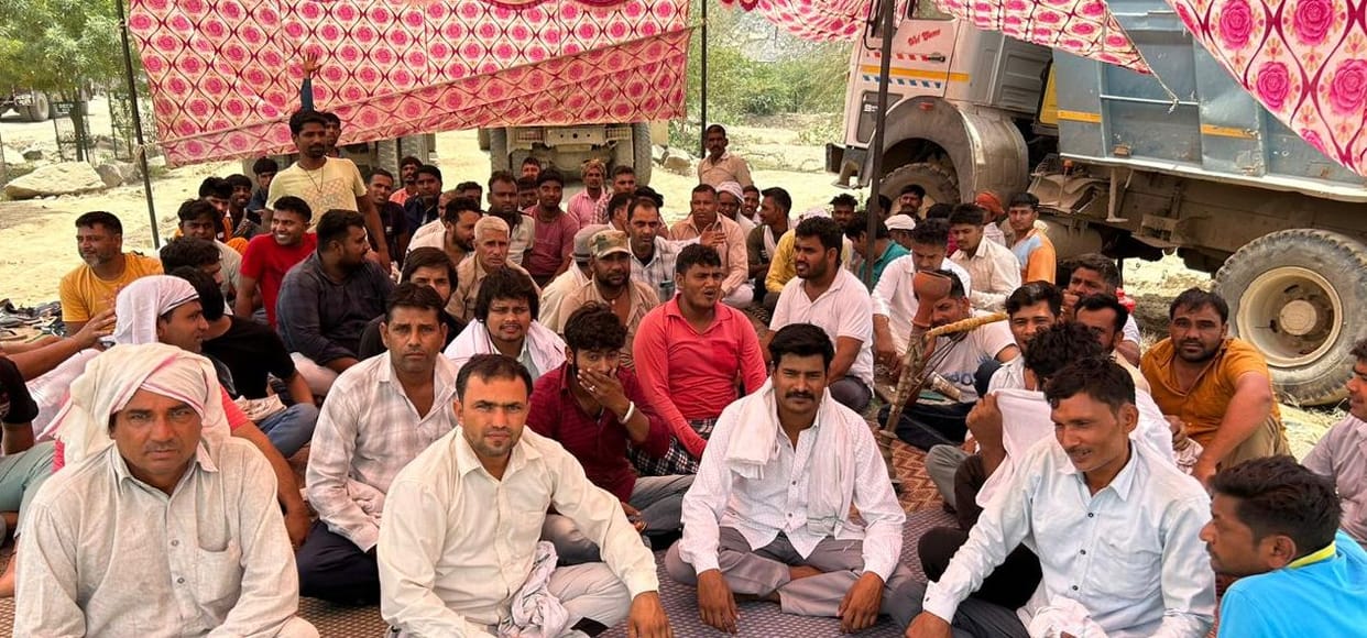Car owners protest against Dhansar company in Khanak mountain