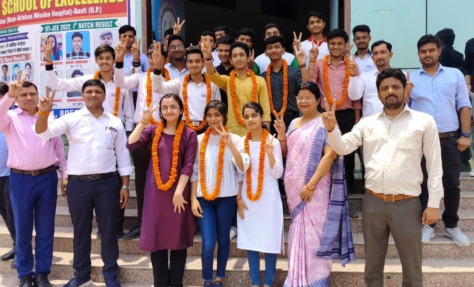 Meritorious honored in Delhi School of Excellence