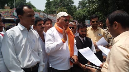 Gangsters engaged in obscenity with girl students