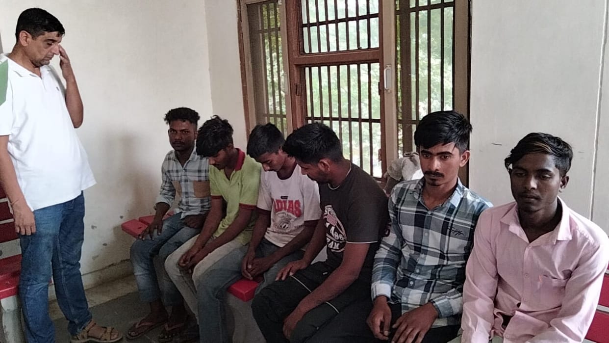 CIA nabs six accused trying to rob passers-by