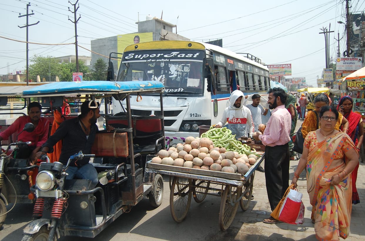 Due to the arbitrariness of Daggamar buses, two lanes are becoming four lanes.