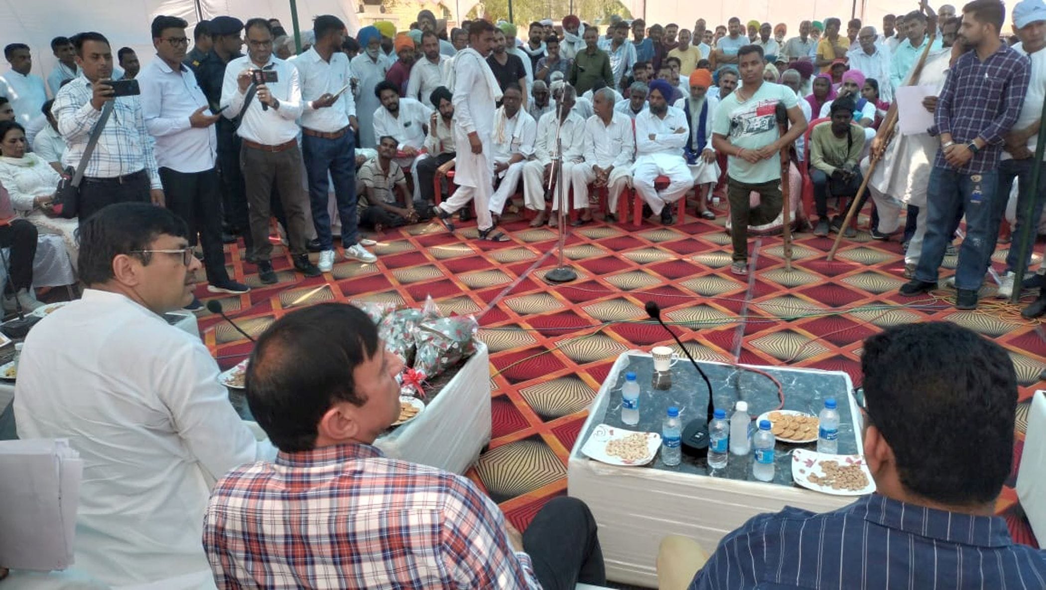More than 350 complaints placed before Panchayat Minister in four and a half hours
