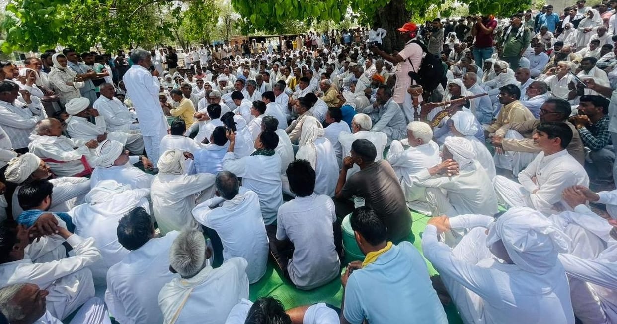 A meeting was held in Hariyawas regarding the threat case on Congress leader Rajbir Fartiya