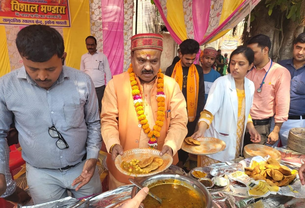 Devotees gathered to worship Hanuman on second big Mars