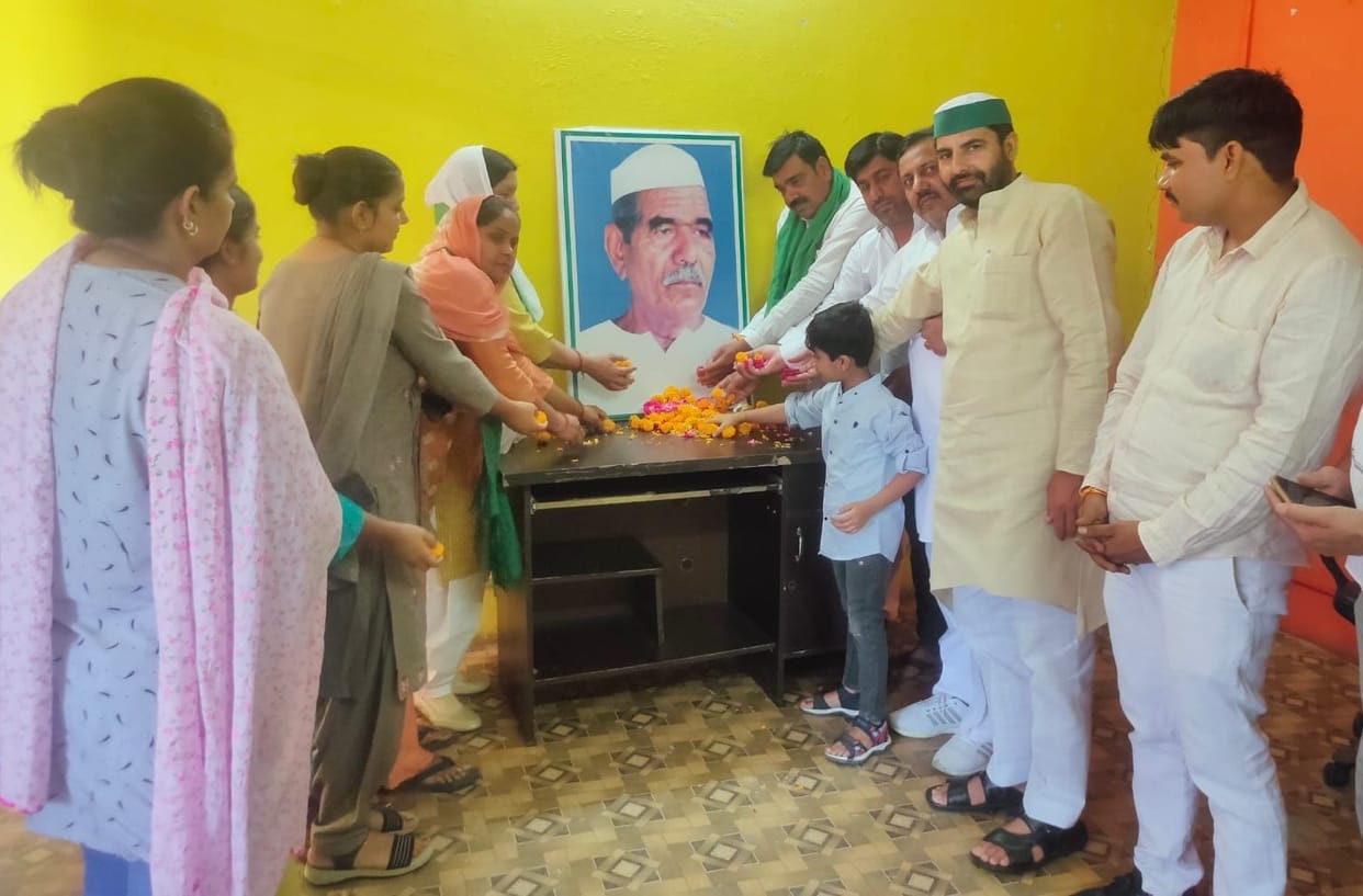 Tribute paid on the 12th death anniversary of Kisan Messiah Mahendra Singh Tikait